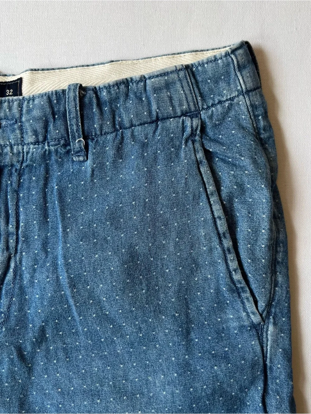Abercrombie & Fitch Y2K chino shorts 32 Light blue polka dot 7
